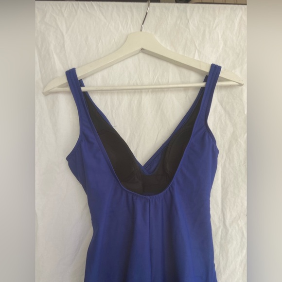 Miraclesuit Blue One Piece with Slimming Ruching Size 10 - Picture 16 of 16